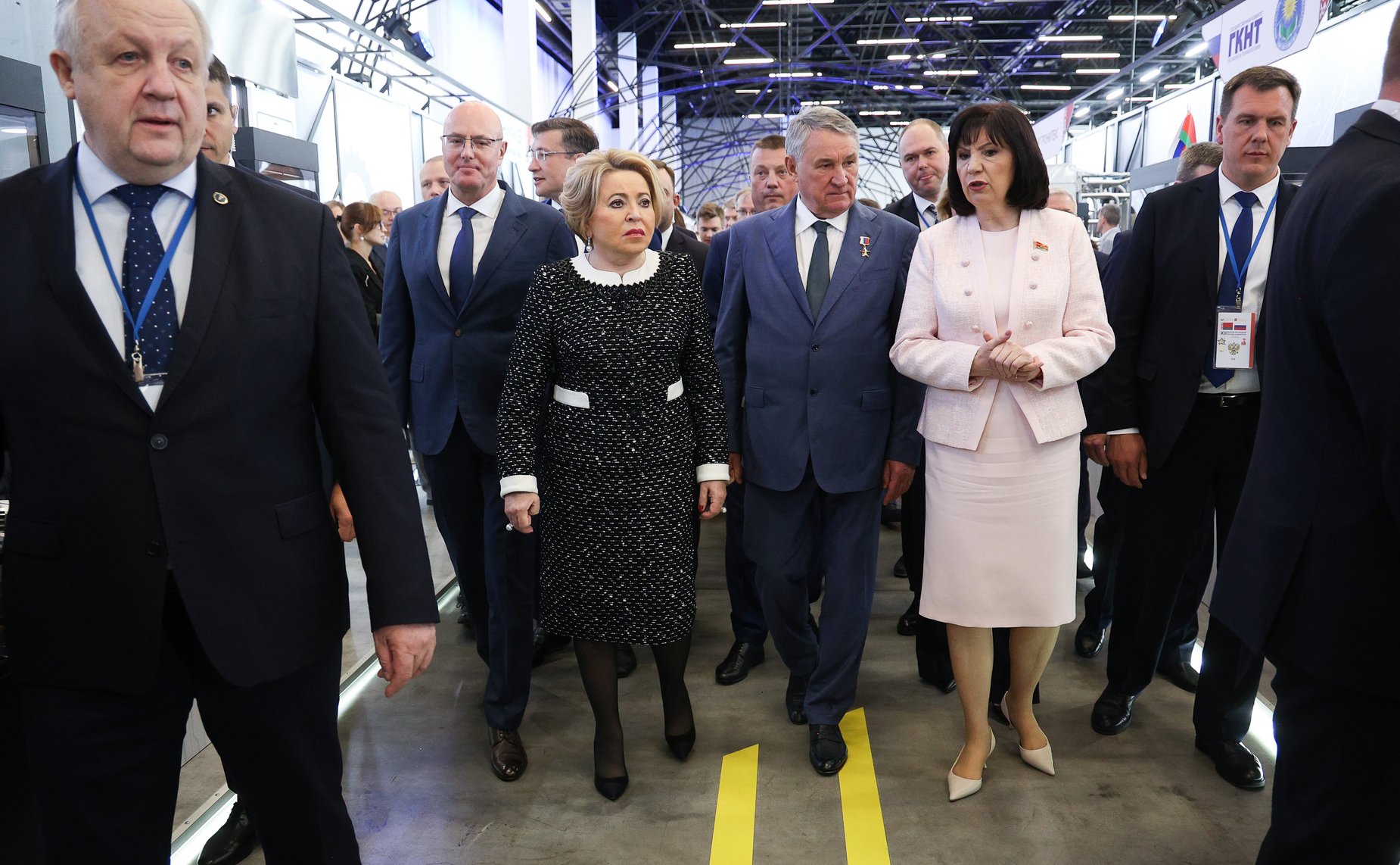 Посещение выставки достижений народного хозяйства регионов России и Беларуси