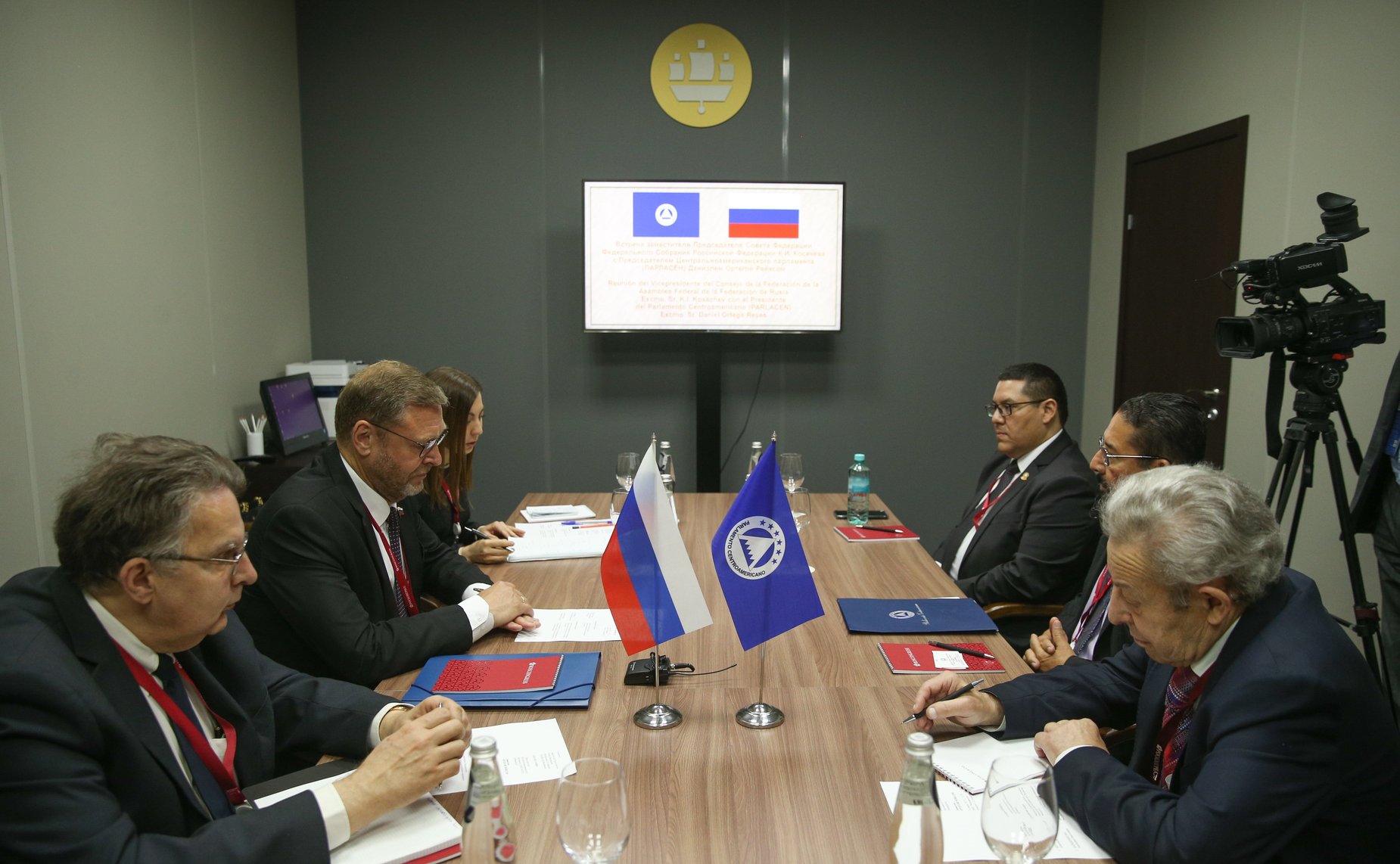 Константин Косачев «на полях» ПМЭФ провел встречу с Председателем Центральноамериканского парламента (ПАРЛАСЕН) Даниэлем Ортегой Рейесом