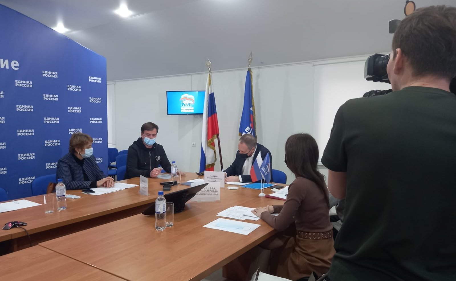 Александр Башкин в ходе региональной недели провел прием жителей г. Астрахани по личным и общим вопросам