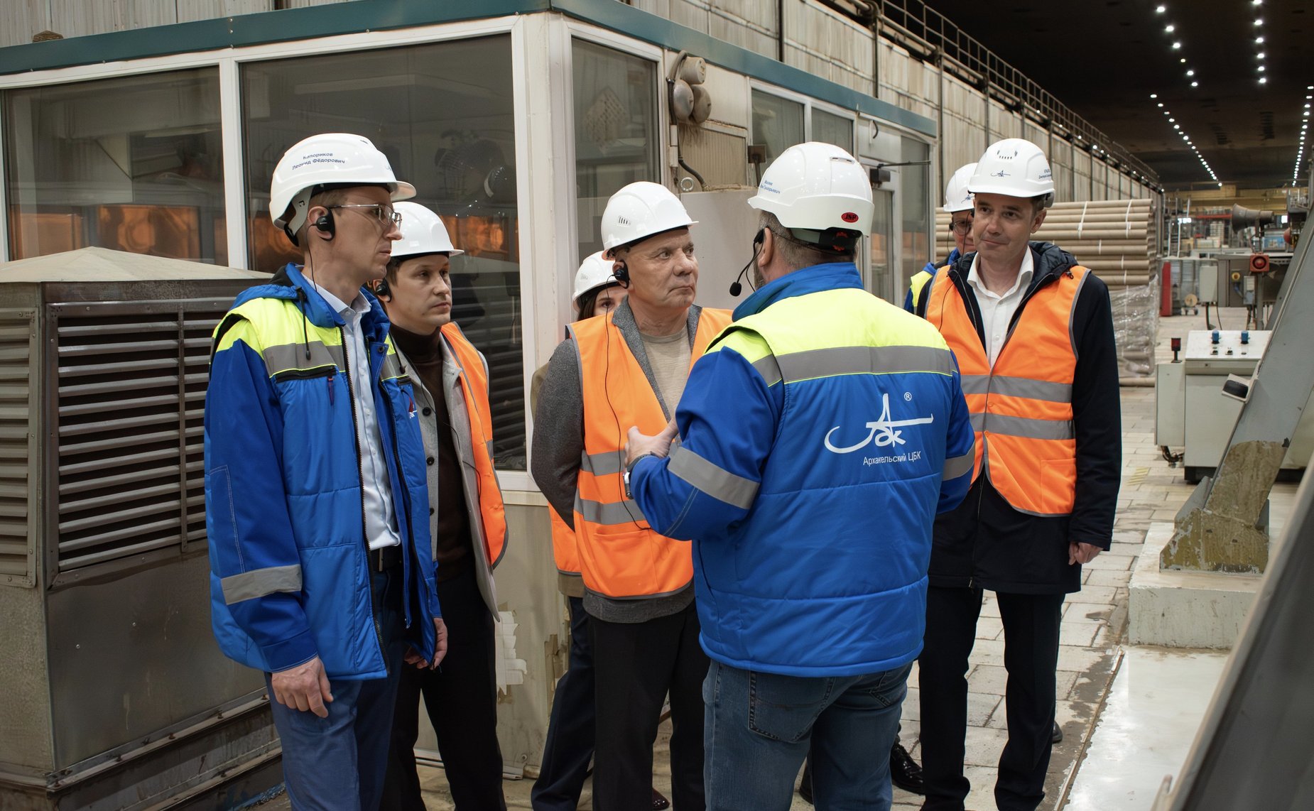 Юрий Борисов и Иван Новиков посетили предприятия лесоперерабатывающего комплекса Архангельской области