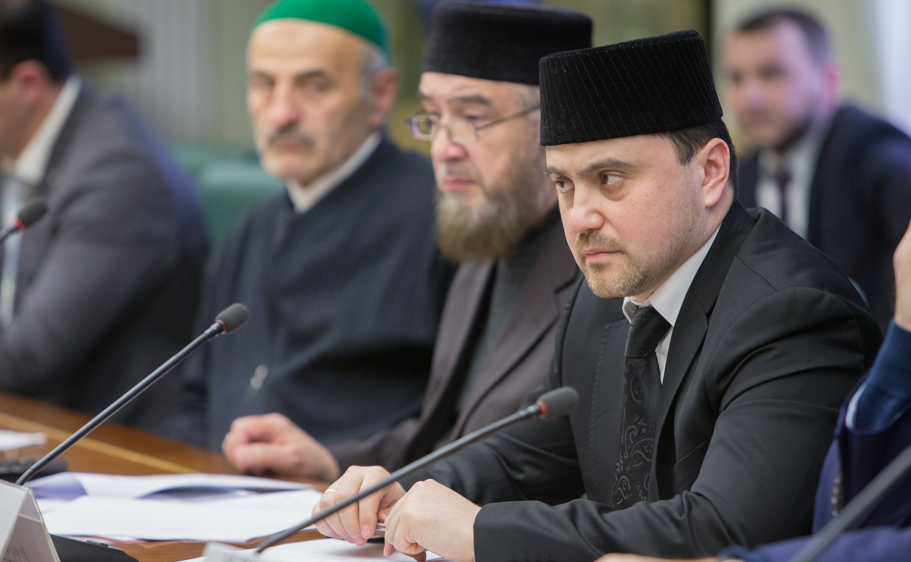 Заместитель Председателя Совета Федерации Ильяс Умаханов провел совещание по подготовке к сезону хаджа 2015 года