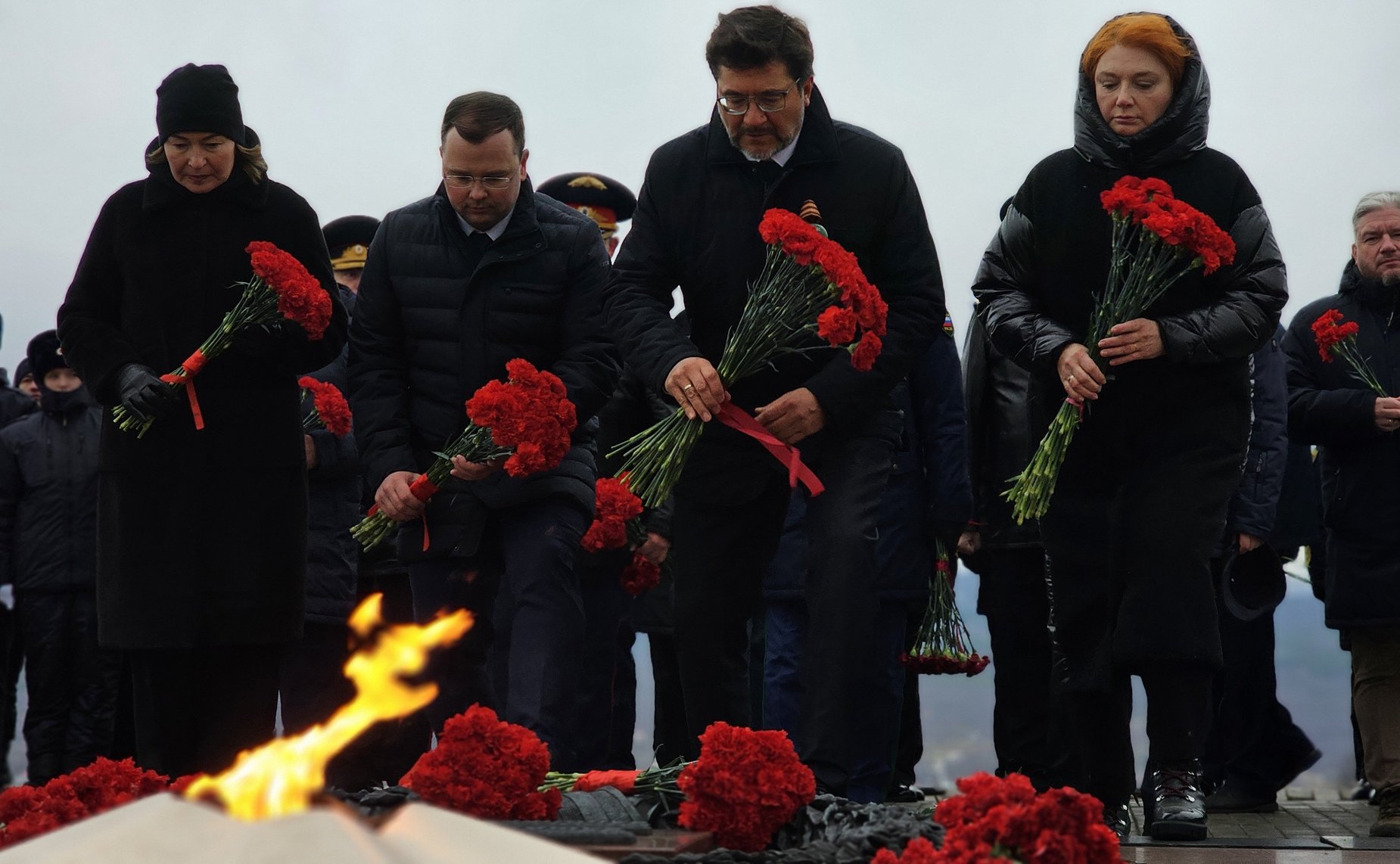 Лариса Круглова приняла участие в торжественном мероприятии у мемориала Защитникам Советского Заполярья, посвящённом 81-й годовщине разгрома немецко-фашистских войск в нашем регионе