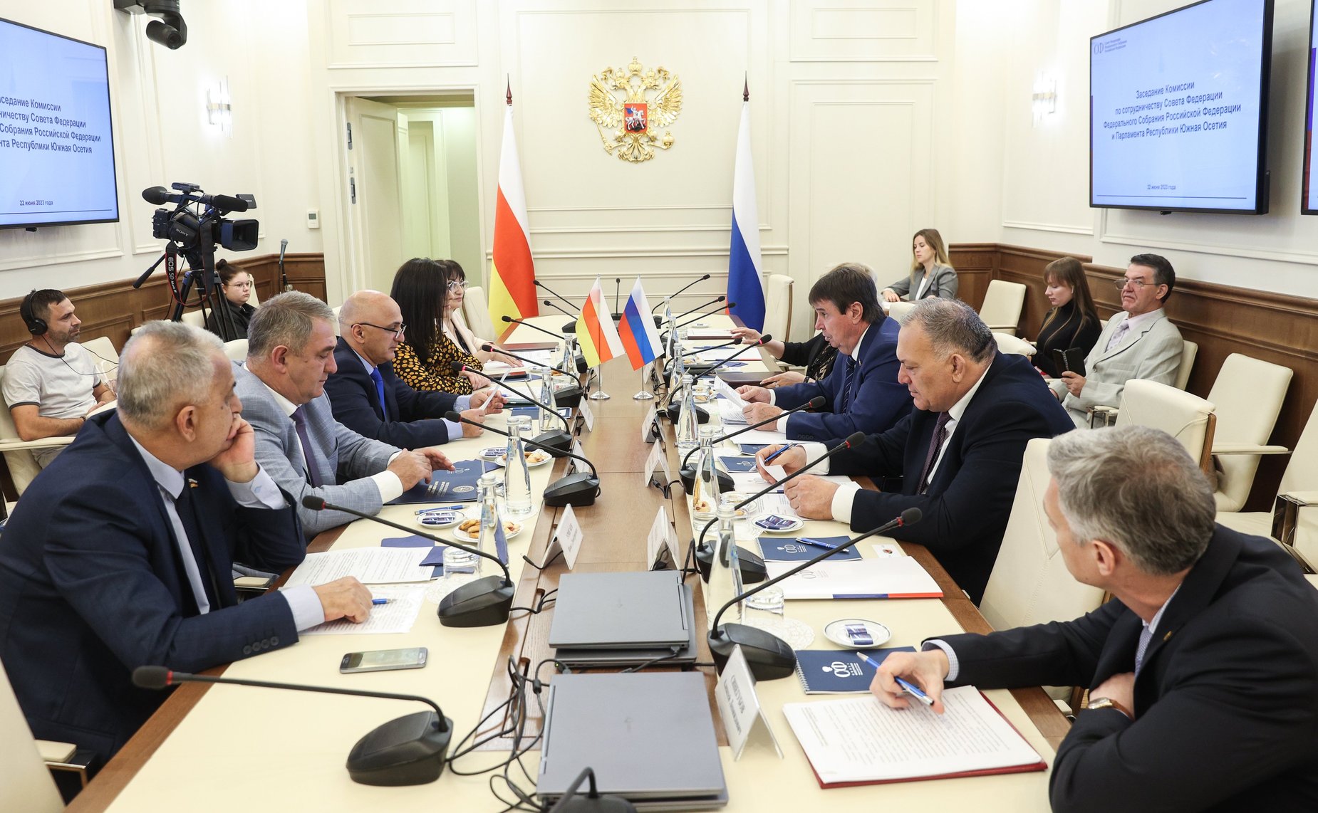 Заседание Комиссии по сотрудничеству Совета Федерации и Парламента Республики Южная Осетия