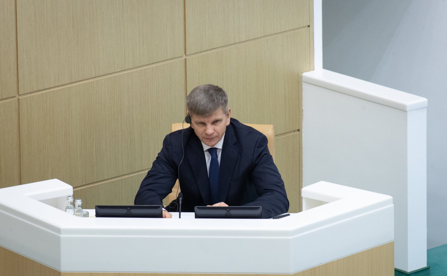 Геннадий Голов