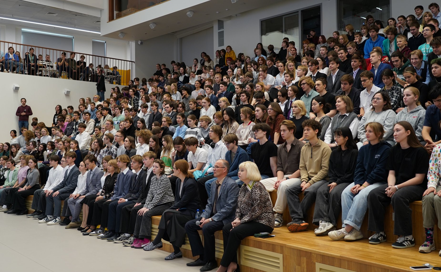 Александр Карелин провел ряд встреч с жителями Новосибирской области, посетив трудовые коллективы, образовательные учреждения и промышленные предприятия