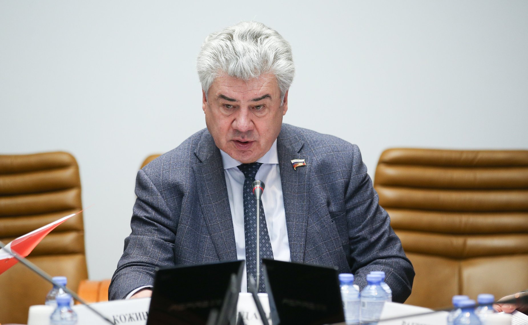 Виктор Бондарев