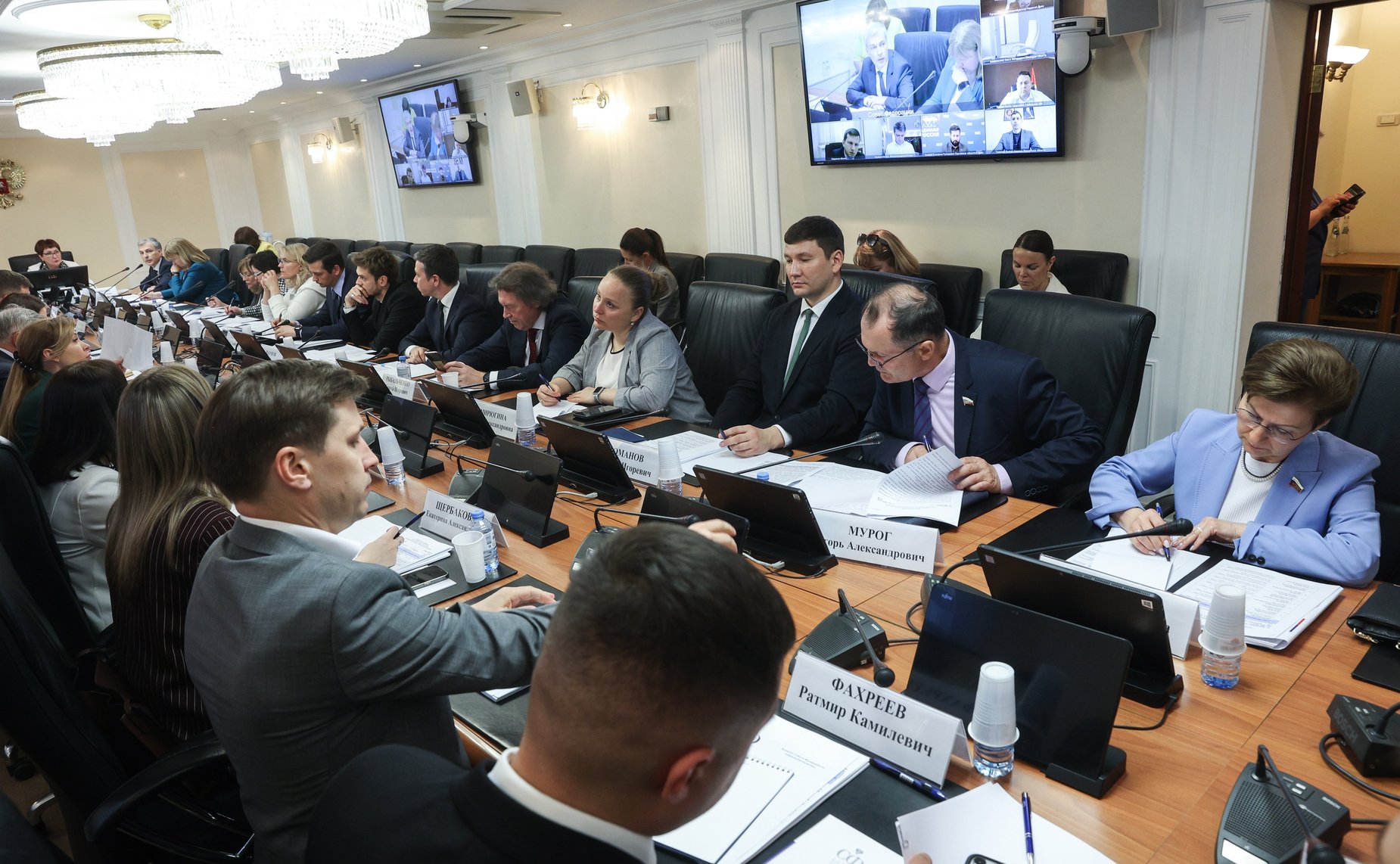 Круглый стол Комитета Совета Федерации по социальной политике совместно с Комитетом Совета Федерации по науке, образованию и культуре «Дефицит рабочих кадров: пути решения»