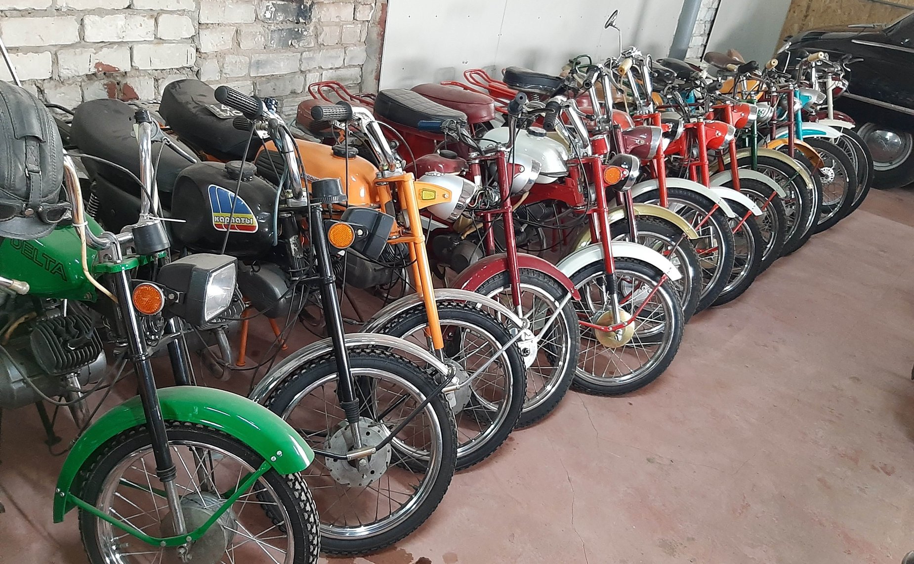 Сергей Мартынов в рамках рабочей поездки по республике посетил «Ретро-музей семьи Куклиных» в поселке Новый Торъял