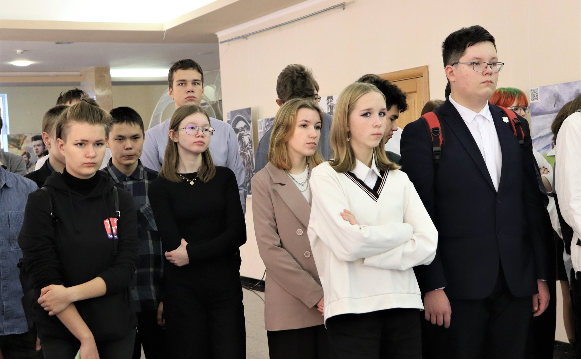 Римма Галушина открыла в Ненецком автономном округе выставку рисунков, посвященных 80-летию «Дороги жизни»