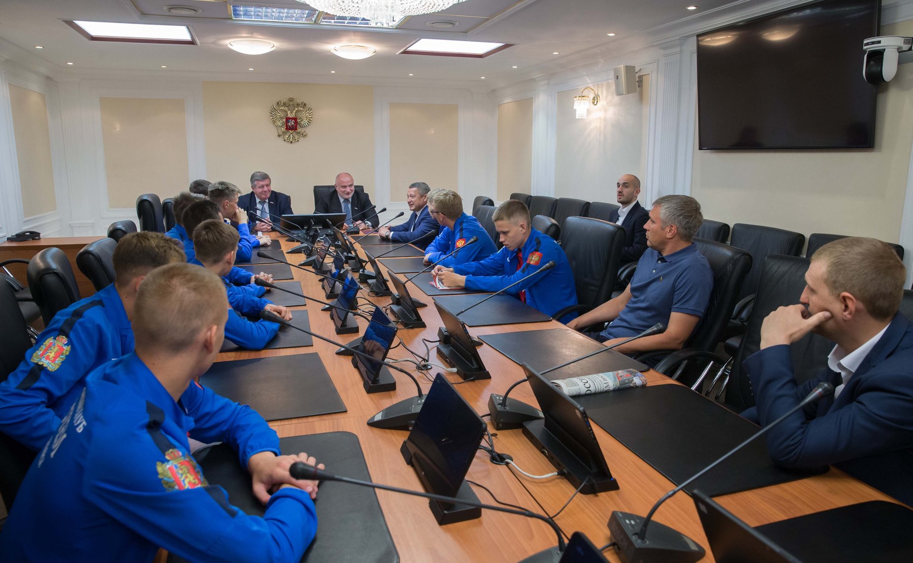 Встреча Андрея Клишаса и Валерия Семенова с футболистами клуба «Тотем»