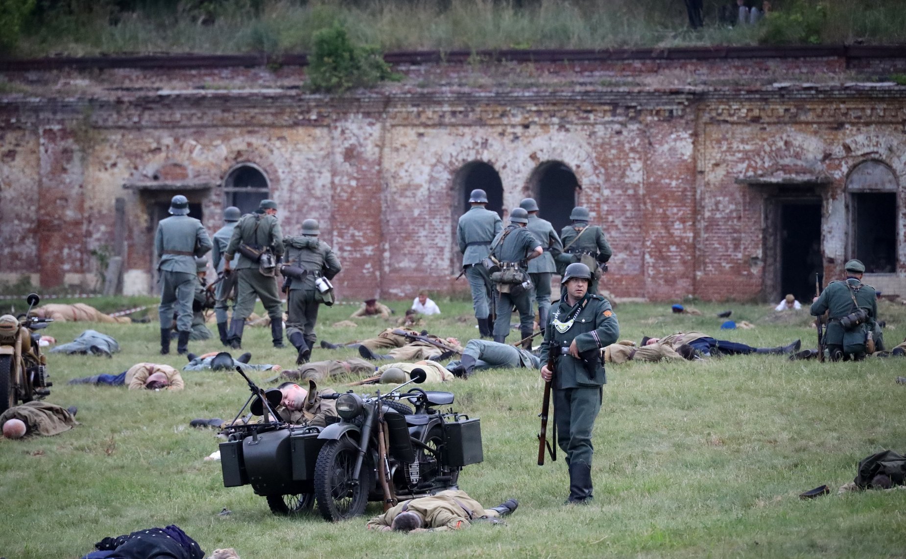 На Кобринском укреплении состоялась историческая реконструкция первого дня войны — «22 июня. Брестская крепость»