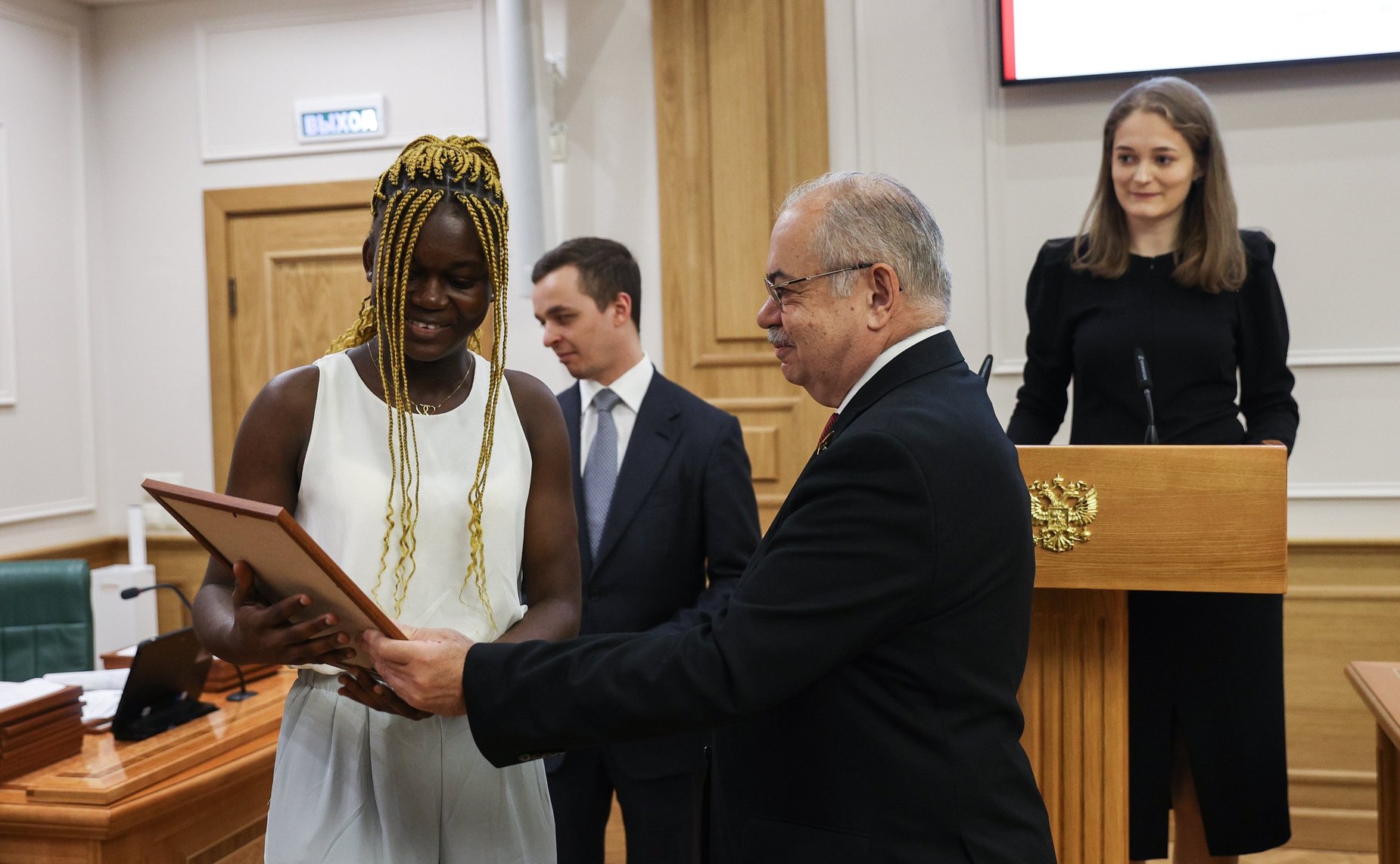 Церемония награждения победителей IV Конкурса чтецов среди студентов аспирантов из стран Азии и Африки «Победа в сердцах поколений» в рамках подготовки к Саммиту Россия-Африка