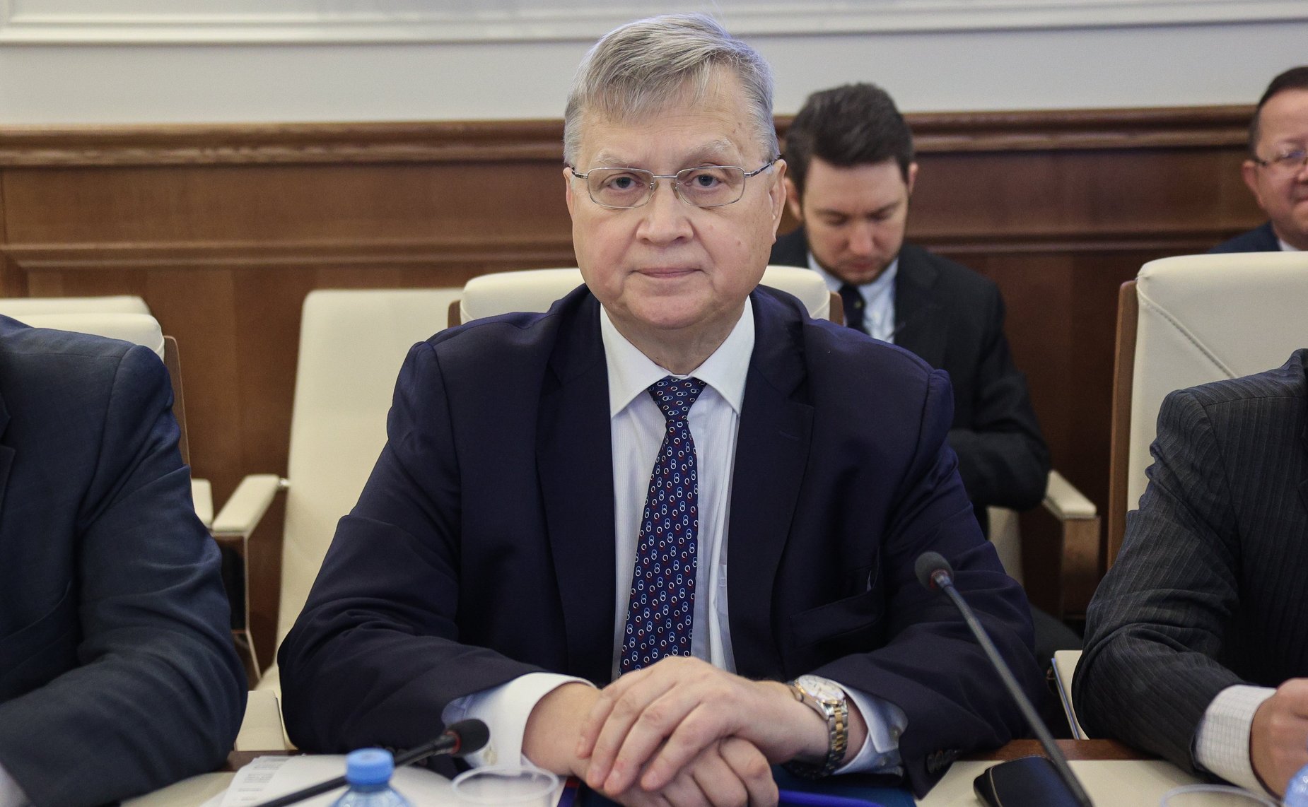 Совещание Комитета СФ по международным делам совместно с Комиссией СФ по защите государственного суверенитета и предотвращению вмешательства во внутренние дела РФ