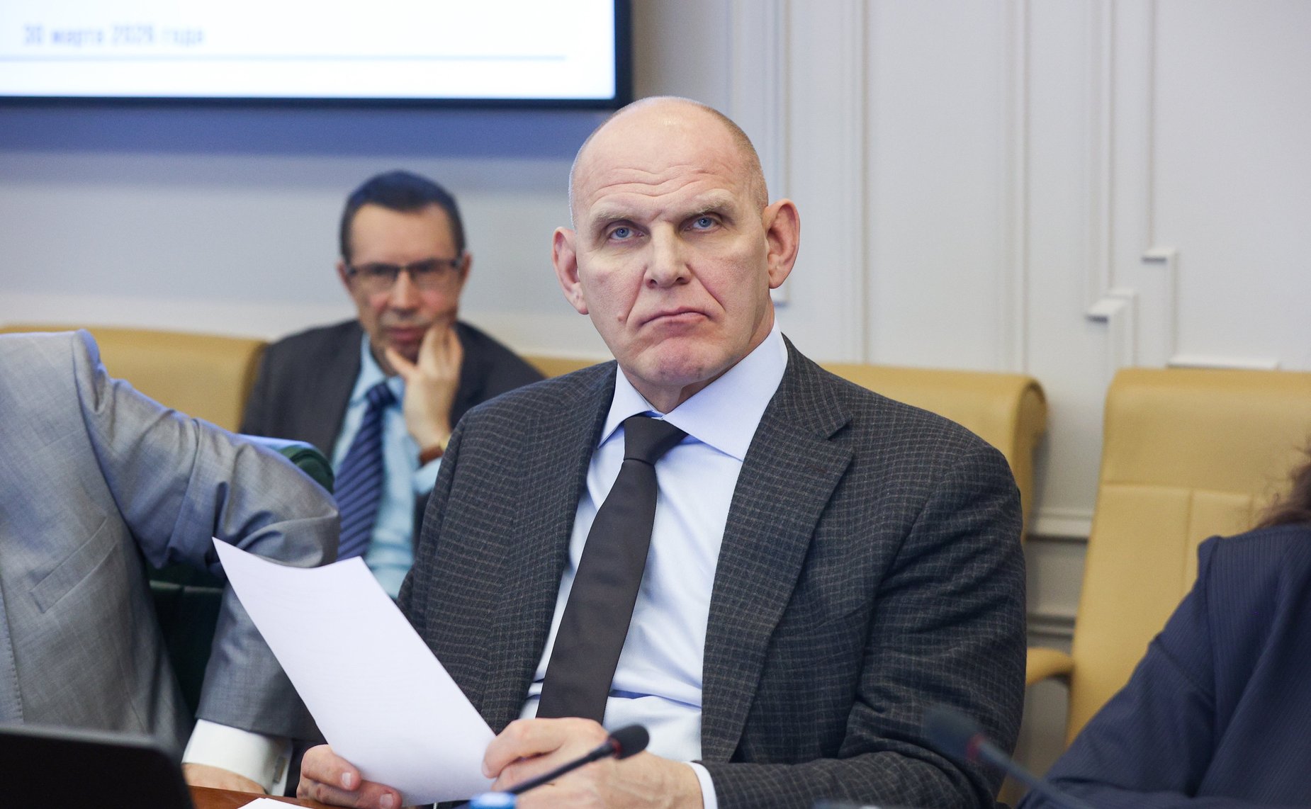 Александр Карелин