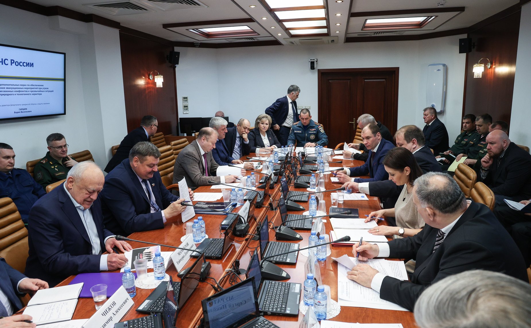 Совещание Комитета СФ по обороне и безопасности «О дополнительных мерах по обеспечению проведения эвакуационных мероприятий при угрозе возникновения или возникновении военных конфликтов и чрезвычайных ситуаций природного и техногенного характера»