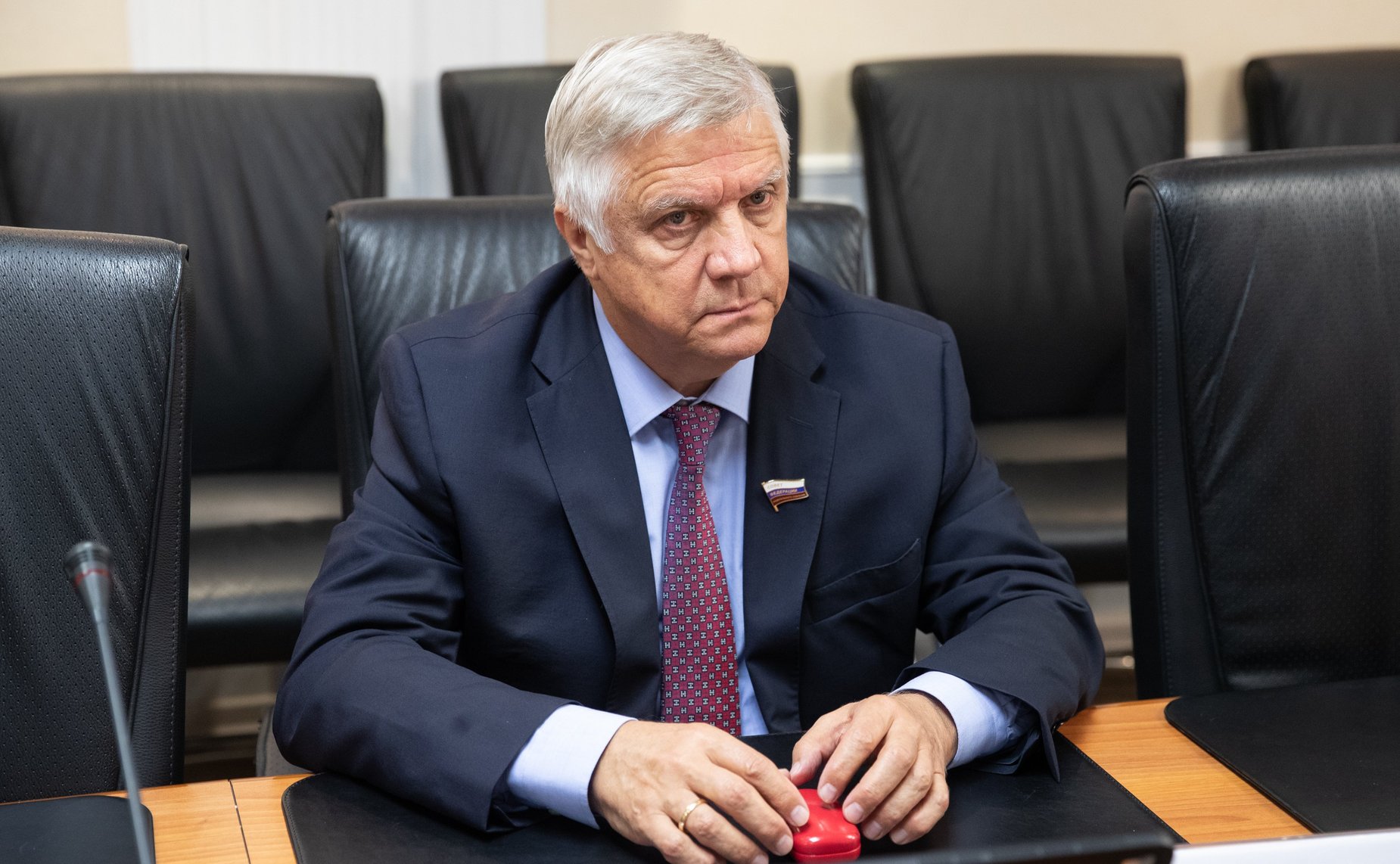 Юрий Волков