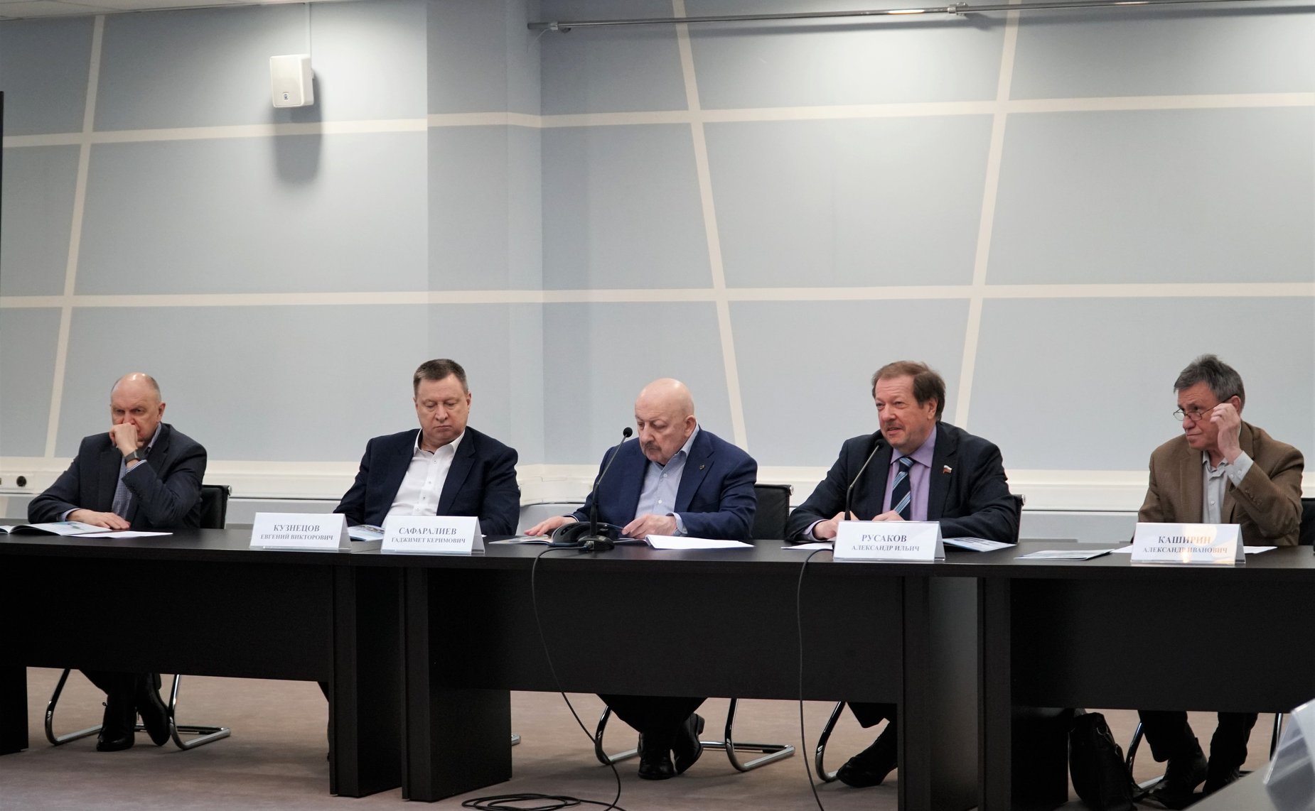 Александр Русаков принял участие в круглом столе на тему «Взаимодействие особых экономических зон, научных организаций, высших учебных заведений и предприятий промышленности в современных условиях»