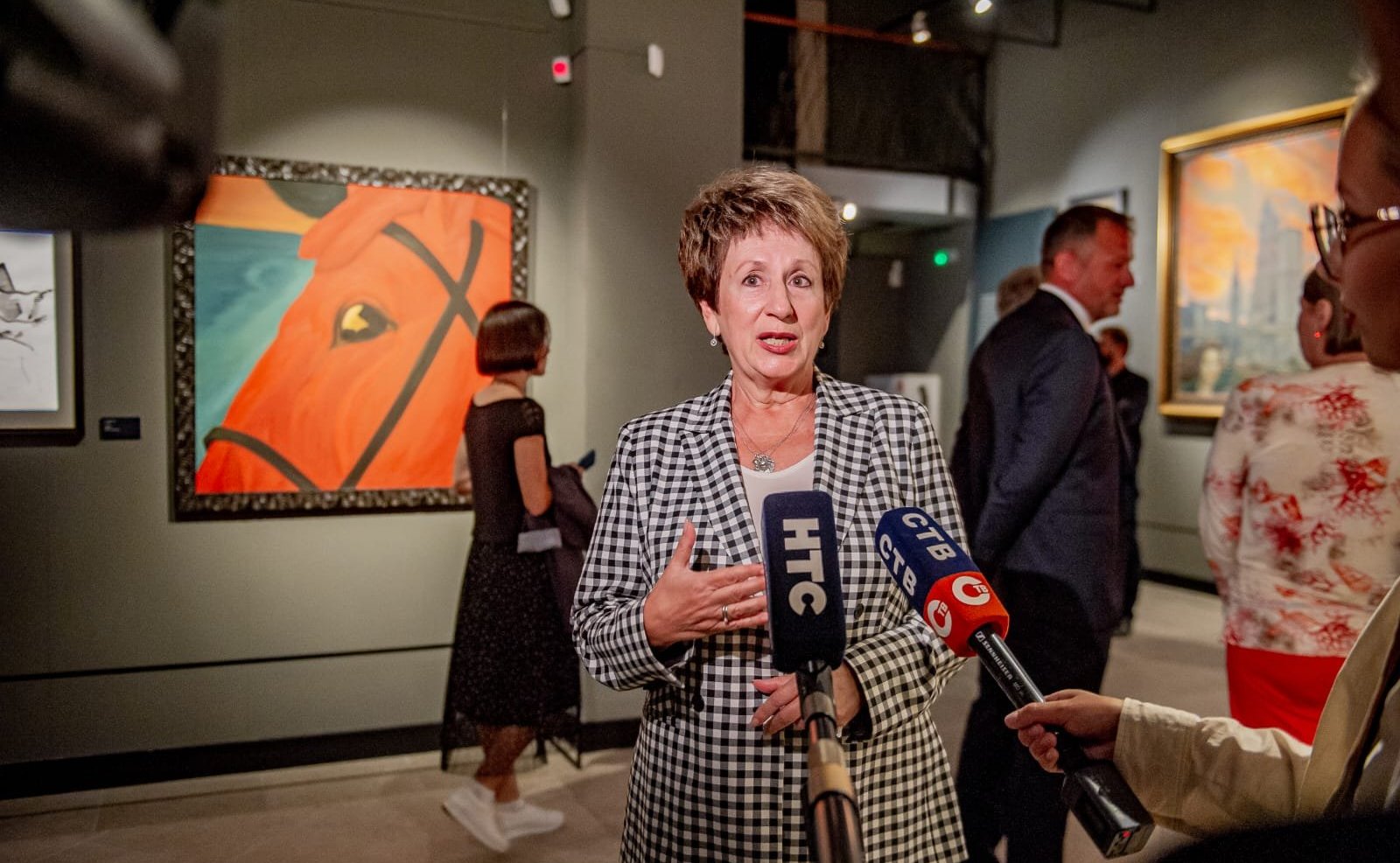 Екатерина Алтабаева приняла участие в открытии выставки «Калибровка. Искусство будущего музея» в Российской государственной художественной галерее