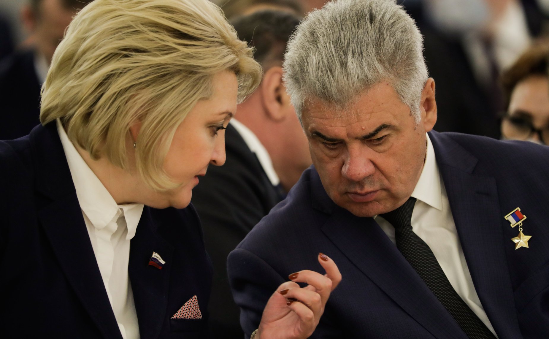 Президент России Владимир Путин провел встречу с сенаторами Российской Федерации