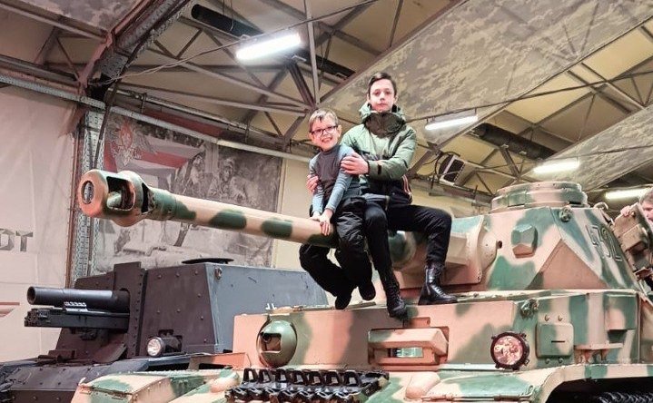 Оксана Хлякина исполнила новогоднее желание мальчика из Липецкой области