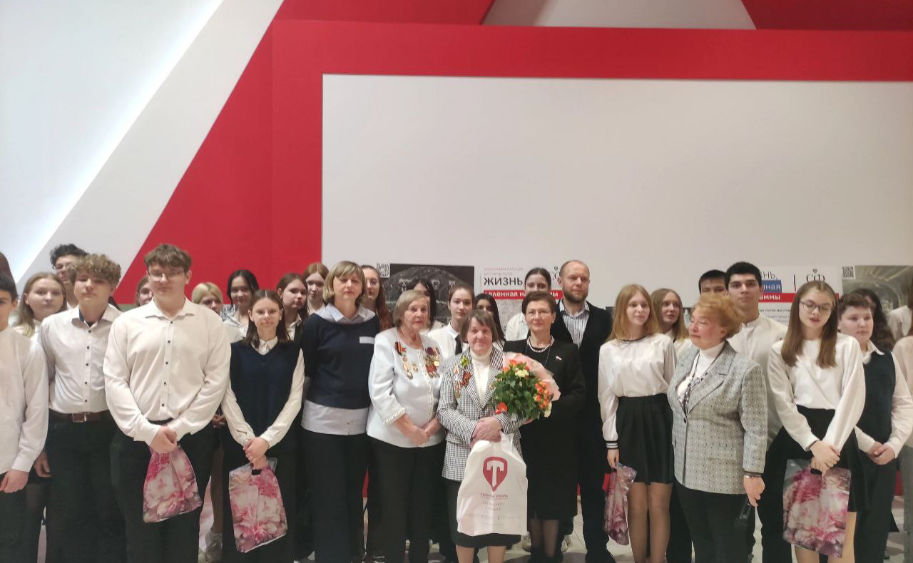 Марина Левина в Туле приняла участие в открытии выставки работ победителей Всероссийского конкурса детского рисунка «Жизнь, деленная на граммы»