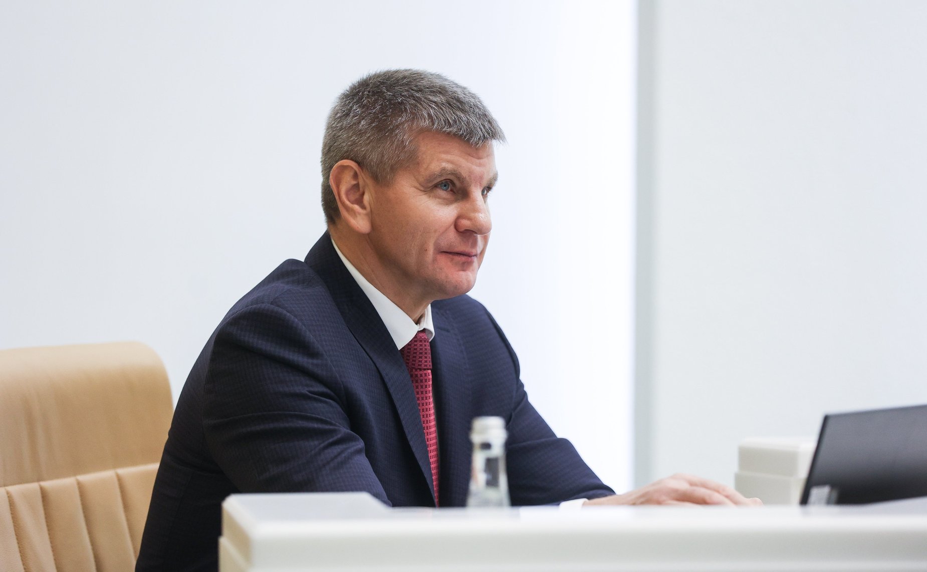 Геннадий Голов