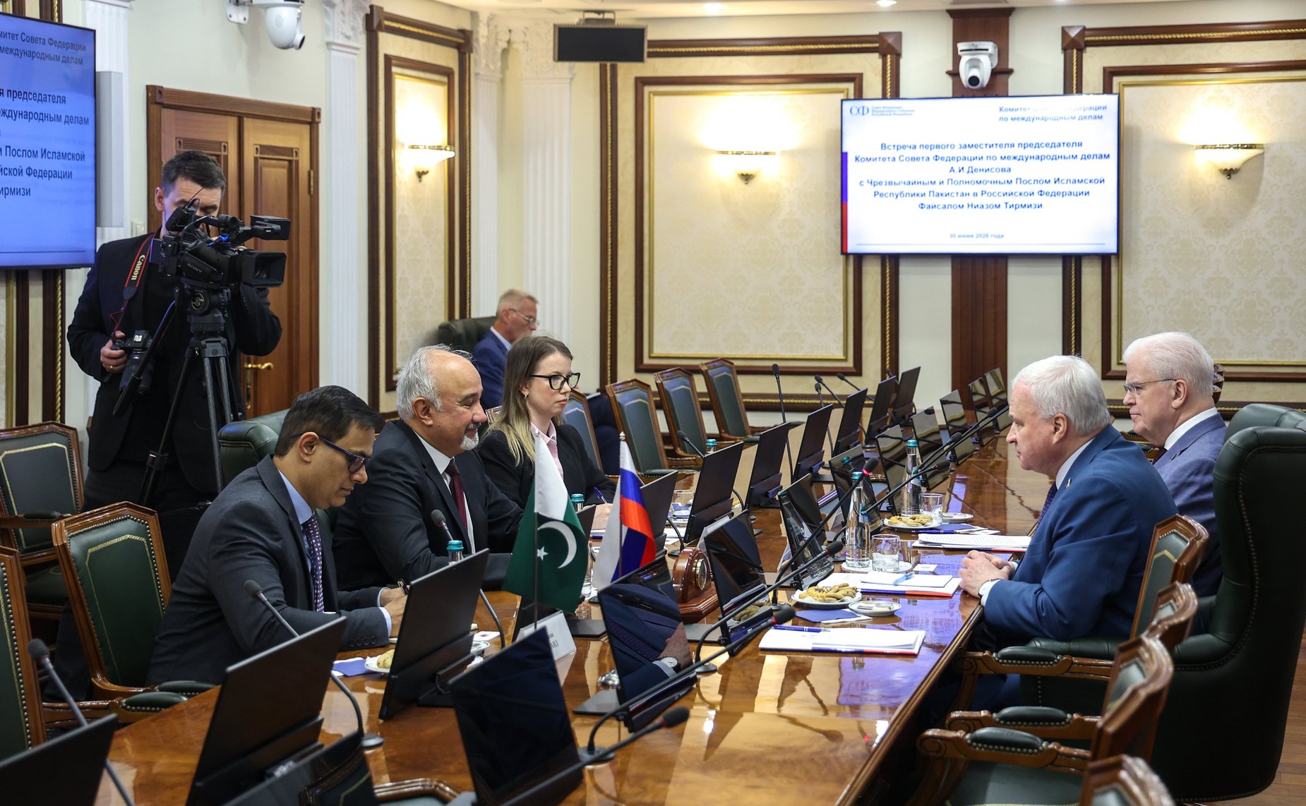 Встреча Андрея Денисова с Чрезвычайным и Полномочным Послом Исламской Республики Пакистан в РФ