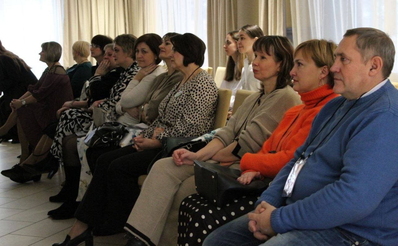 Николай Журавлев вместе с губернатором региона Сергеем Ситниковым открыл VIII Форум приемных семей