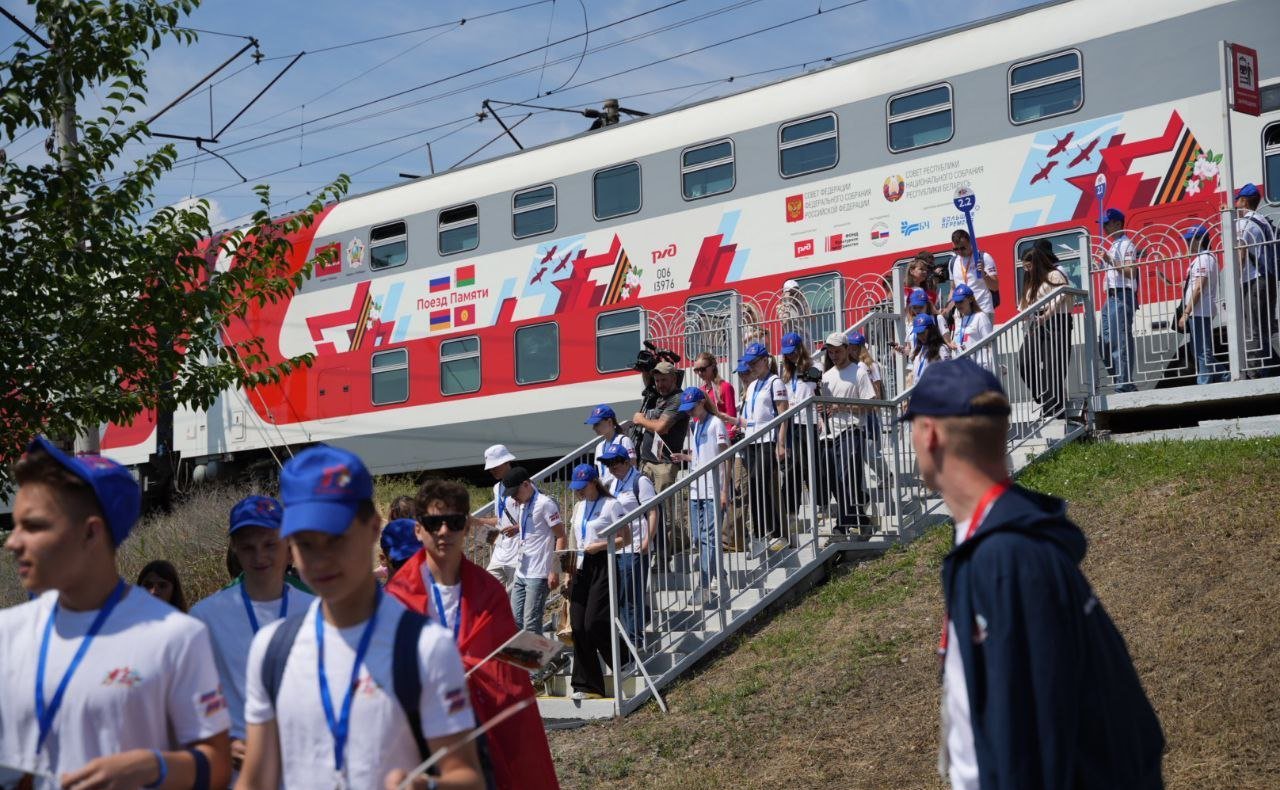 Сергей Горняков приветствовал участников культурно-образовательного проекта «Поезд Памяти» в Волгограде
