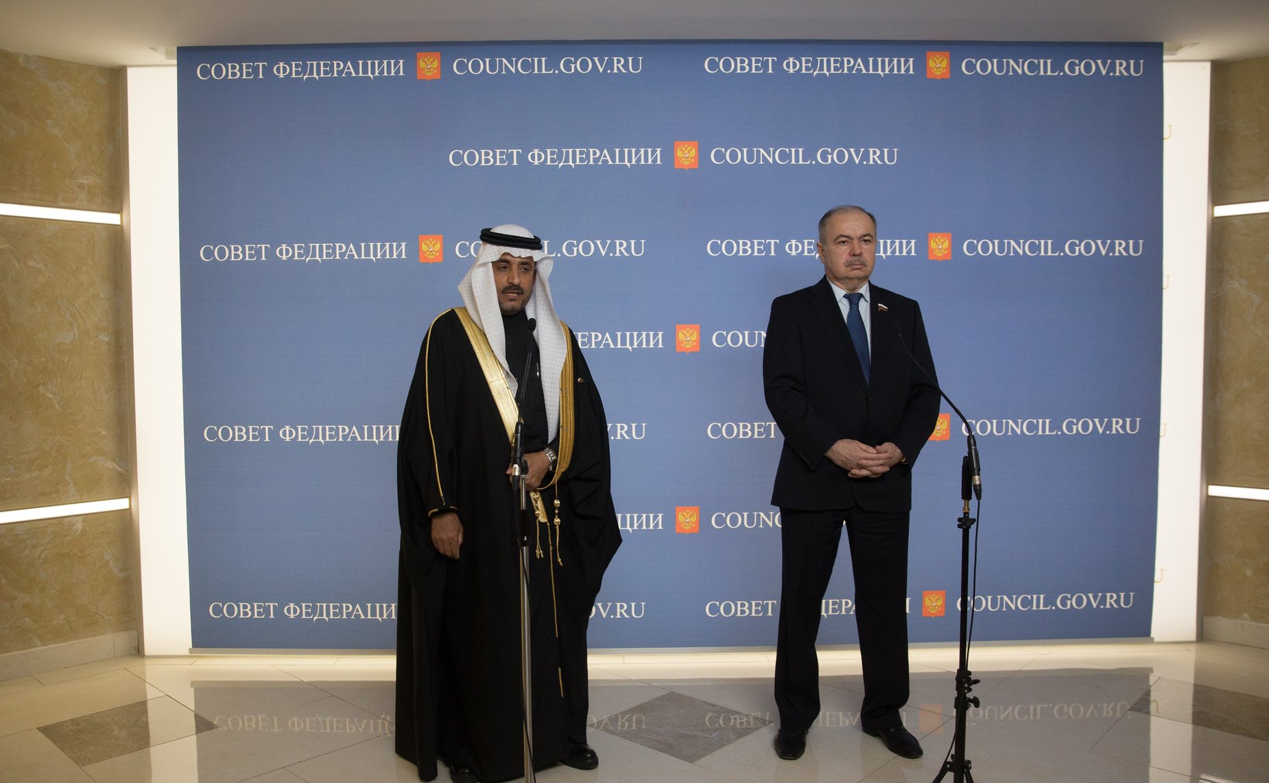 И. Умаханов и заместитель Председателя Консультативного совета Королевства Саудовская Аравия Яхъя Абдулла Ас-Самаан