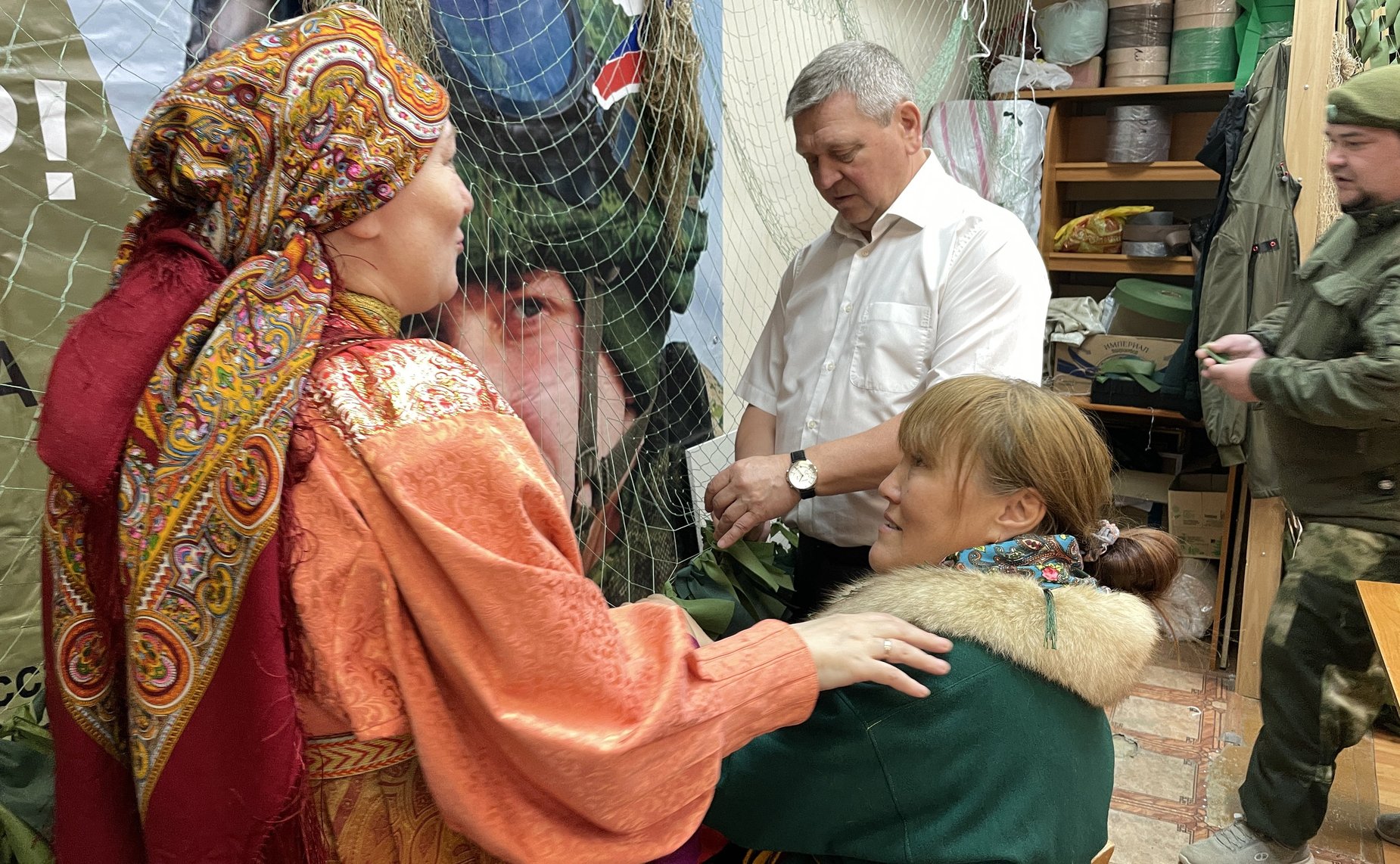 Александр Лутовинов в рамках региональной недели провел встречу с участниками СВО и волонтерами региона