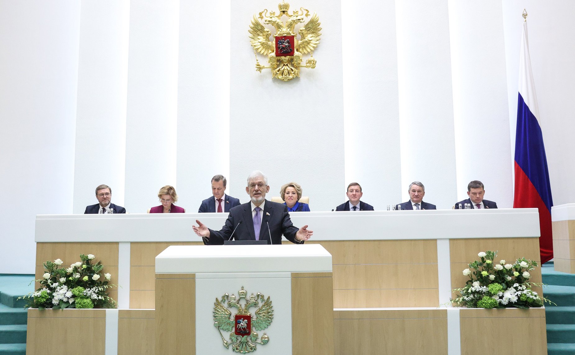 Руководитель верхней палаты первого созыва Владимир Шумейко