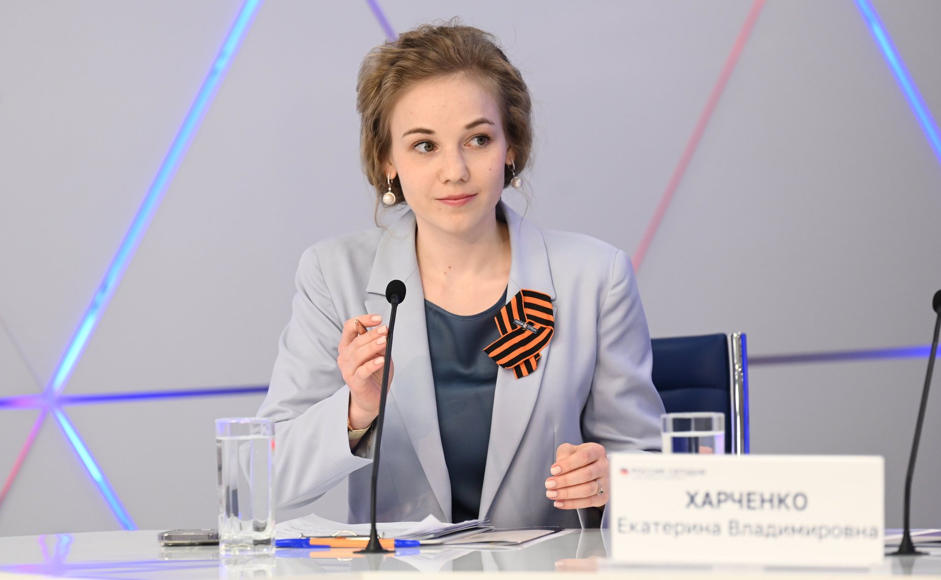 Пресс-конференция, посвященная запуску второго сезона проекта «Женщины: Школа наставничества» в пресс-центре МИА «Россия сегодня»