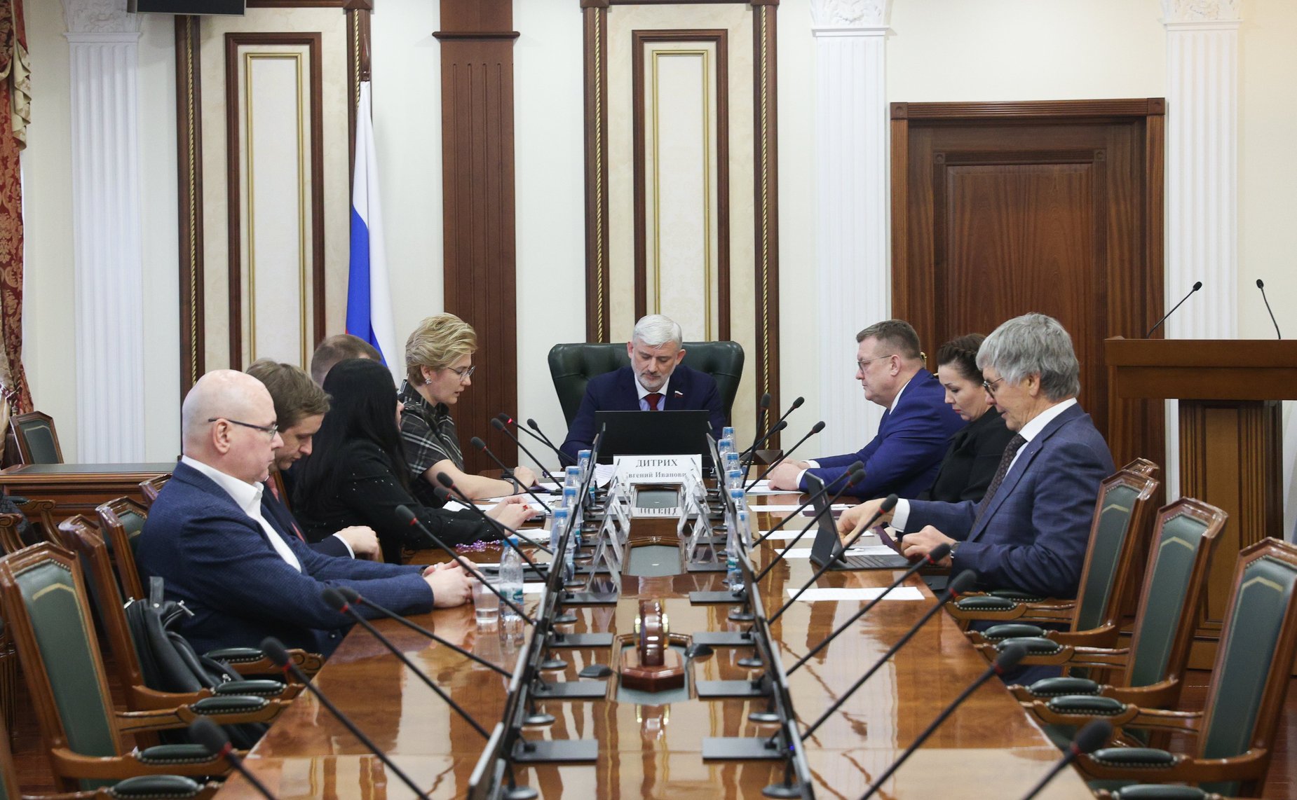 Круглый стол Комитета Совета Федерации по экономической политике «Роль института финансового лизинга в развитии транспортного комплекса Российской Федерации»