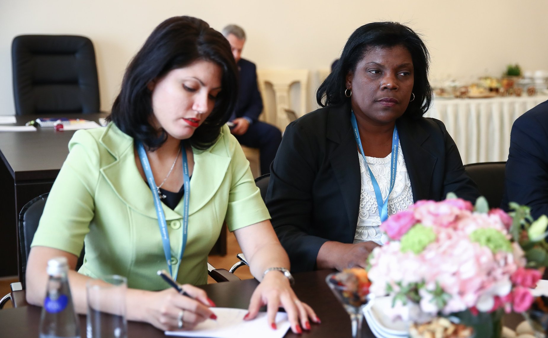 Встреча И. Умаханова с заместителем Председателя Госсовета Республики Куба Беатрис Джонсон Уррутия