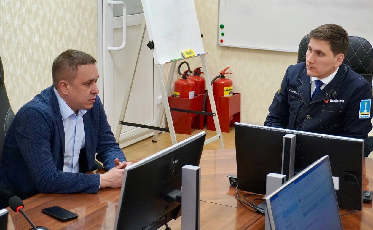 Айрат Гибатдинов в ходе поездки в регион посетил производственную площадку Ульяновского автомобильного завода