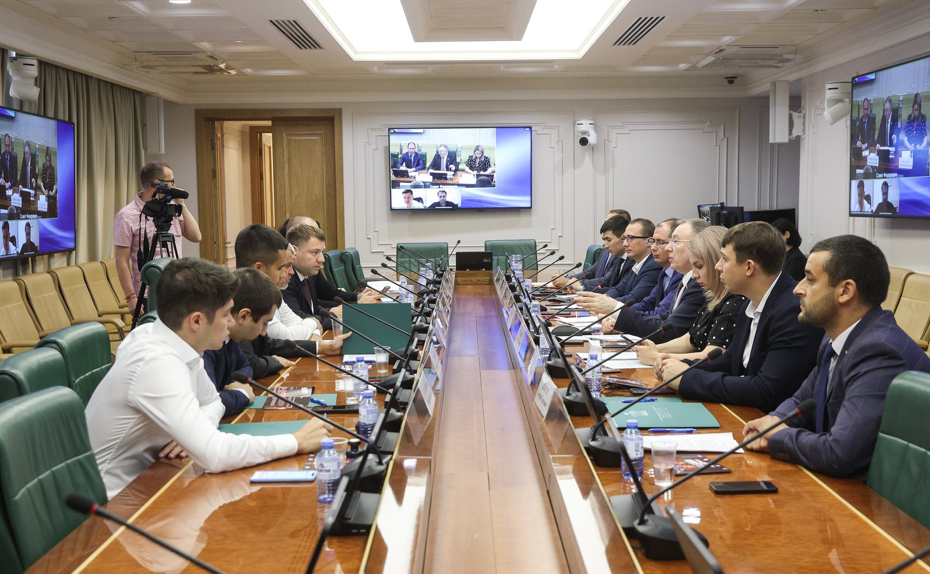 Встреча Палаты молодых законодателей при СФ с представителями общественных организаций