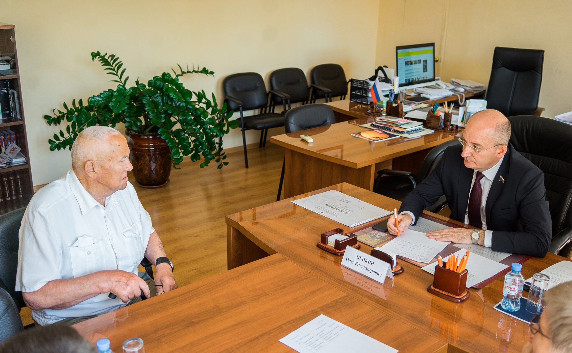 Олег Цепкин обсудил с жителями проблемные вопросы благоустройства территорий