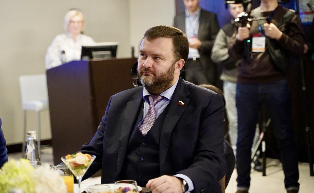 В рамках Международного форума-выставки «Российский промышленник – 2025» Дмитрий Ворона принял участие в «промышленном завтраке» с Министром промышленности и торговли РФ Антоном Алихановым