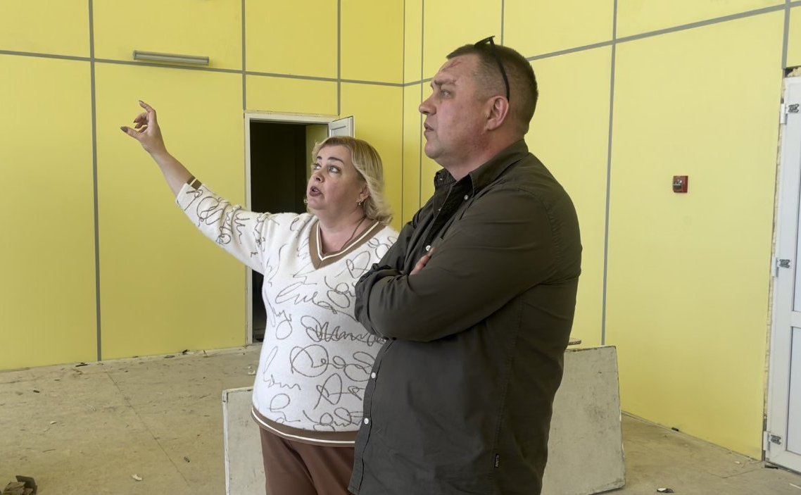 Игорь Кастюкевич по просьбам родителей посетил школу в Херсонской области, ремонт в которой никак не могут завершить