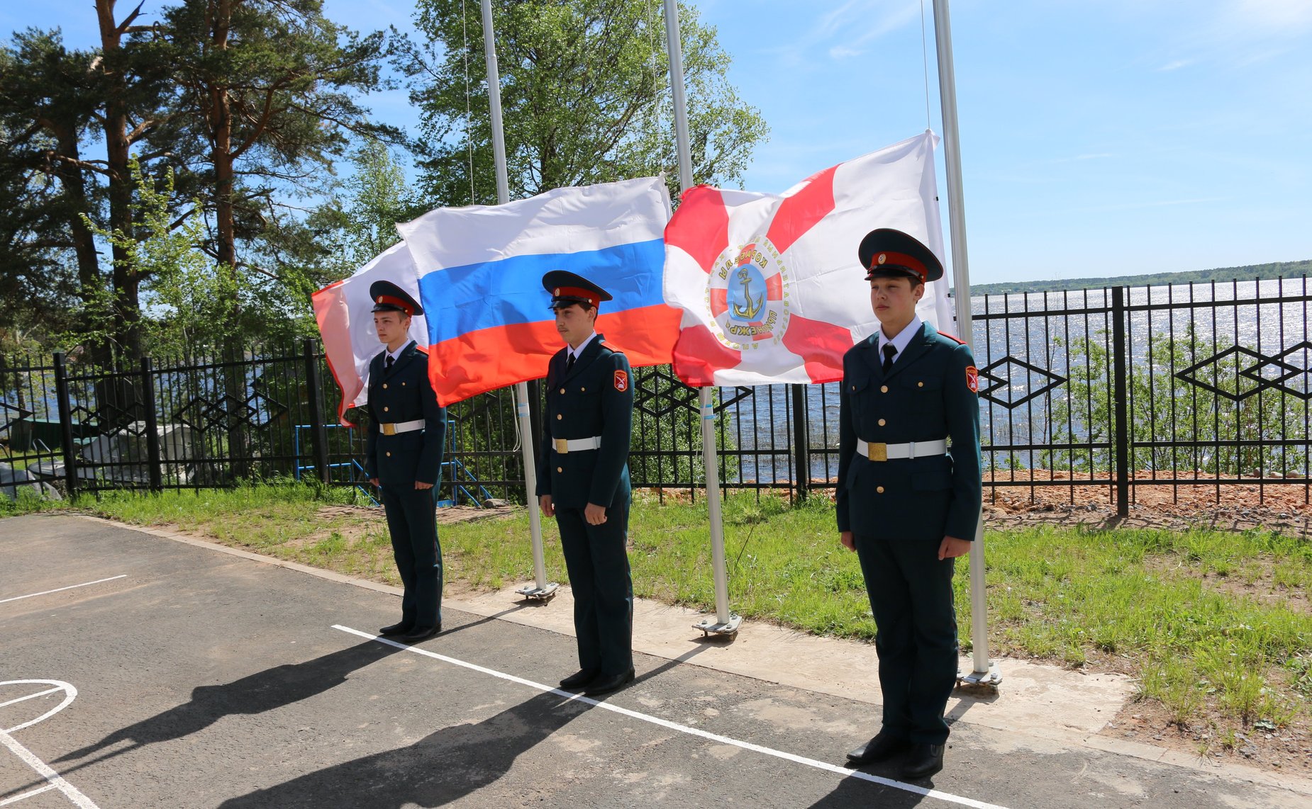 Ю. Воробьев поздравил кадетов школы «Корабелы Прионежья» с окончанием учебного года