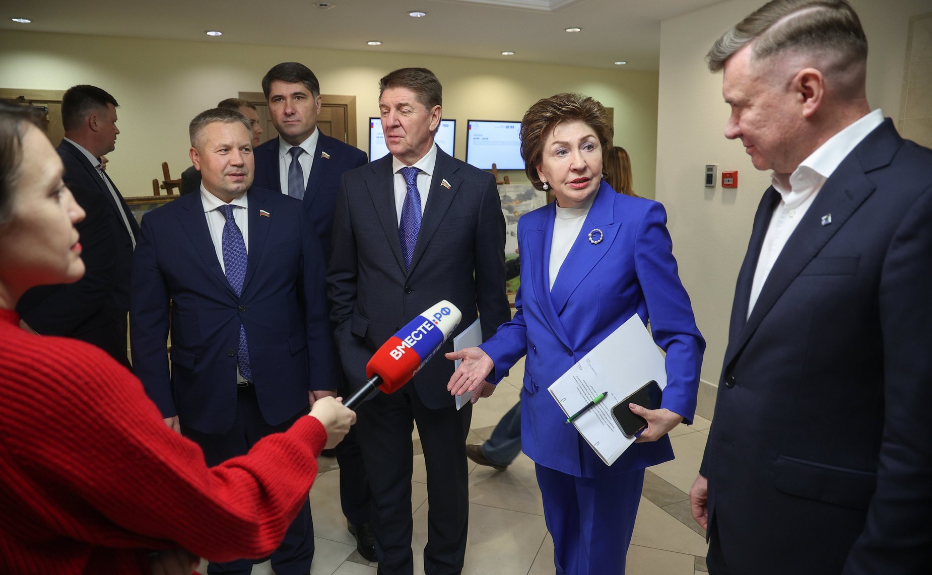 Открытие выставки (15:00, холл 7-го этажа), посвященной проекту по очистке арктических территорий «Чистая Арктика»