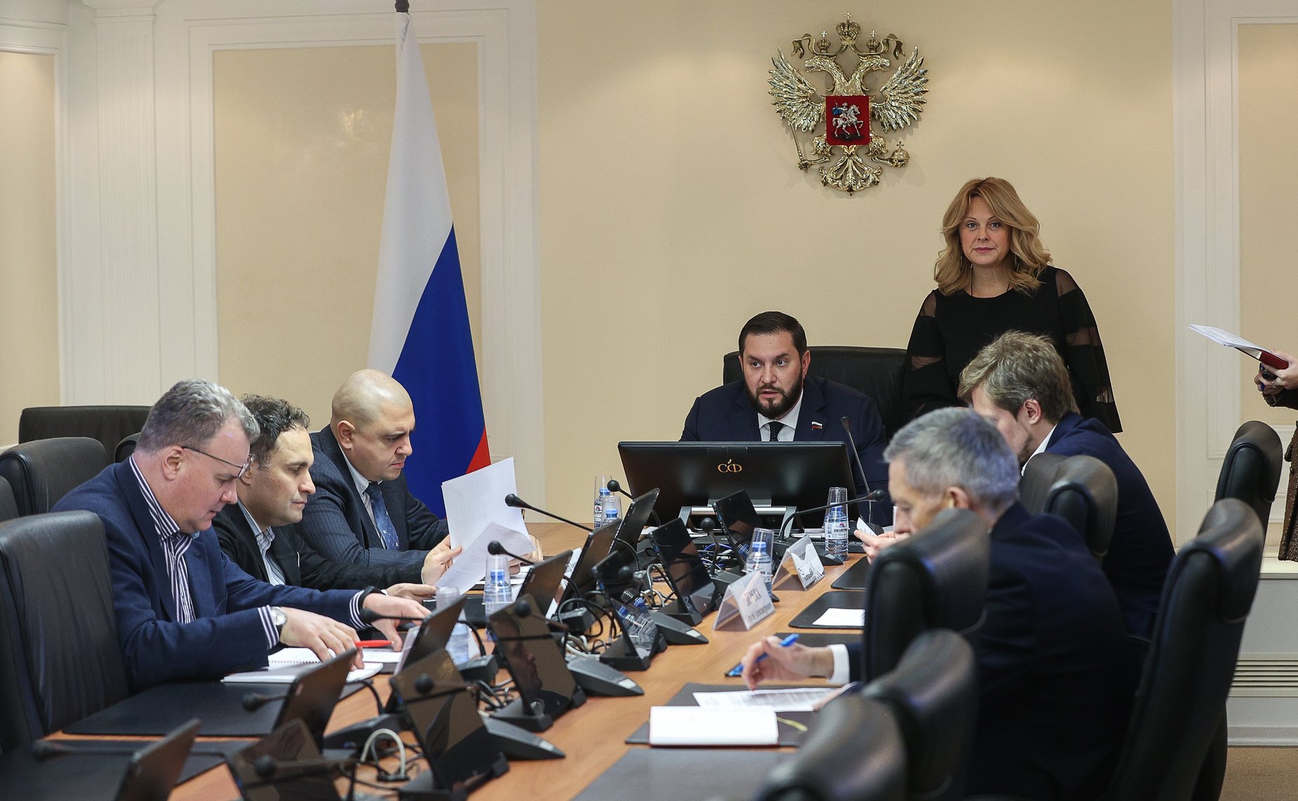 Круглый стол на тему «Меры экономического стимулирования создания новых высокотехнологичных рабочих мест»