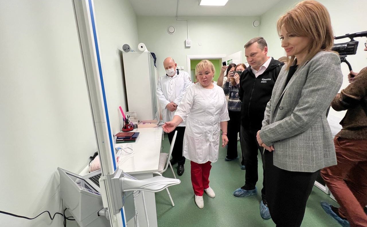 Татьяна Сахарова проверила ход реализации программ по капремонту школ и модернизации объектов здравоохранения в Мурманской области