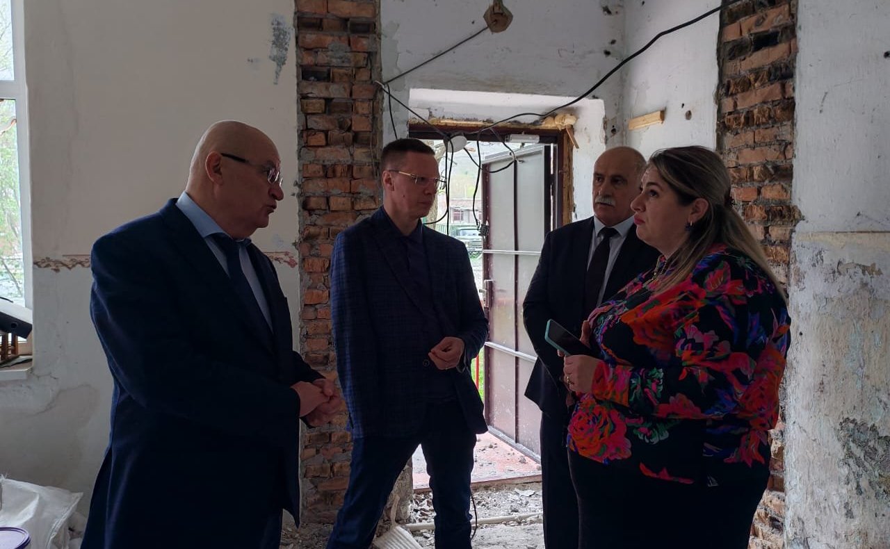 Виталий Назаренко в ходе работы в регионе посвятил рабочий день решению проблемных вопросов поселка Верхний Фиагдон Алагирского района Республики