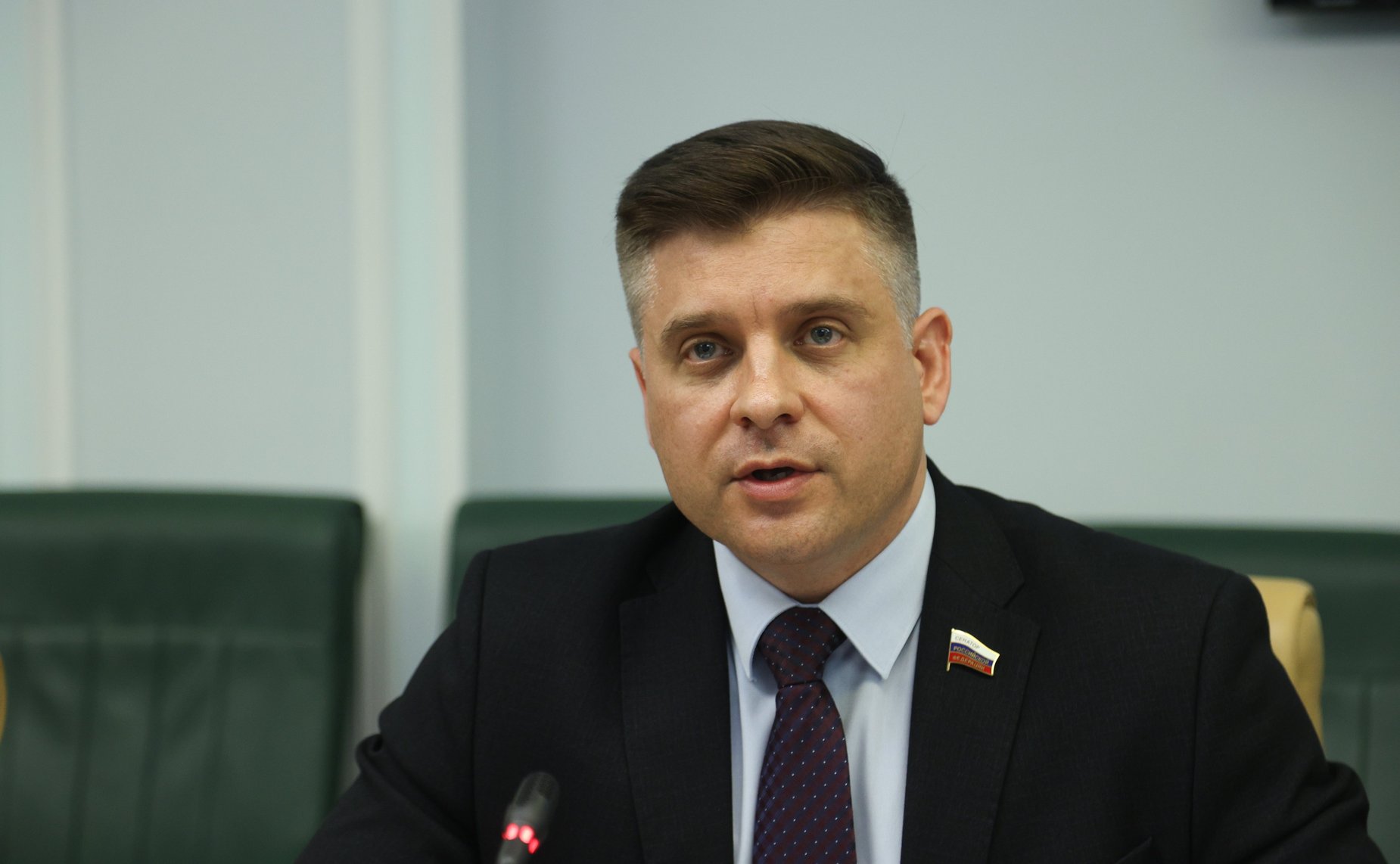 Юрий Архаров