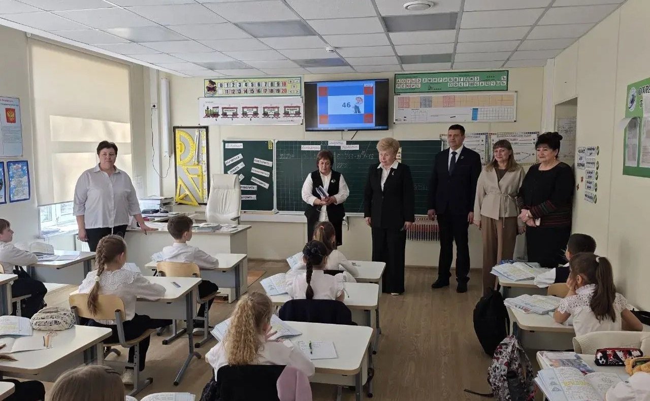 Ольга Бас посетила Луганский учебно-воспитательный комплекс имени летчика-космонавта Г.Т. Берегового