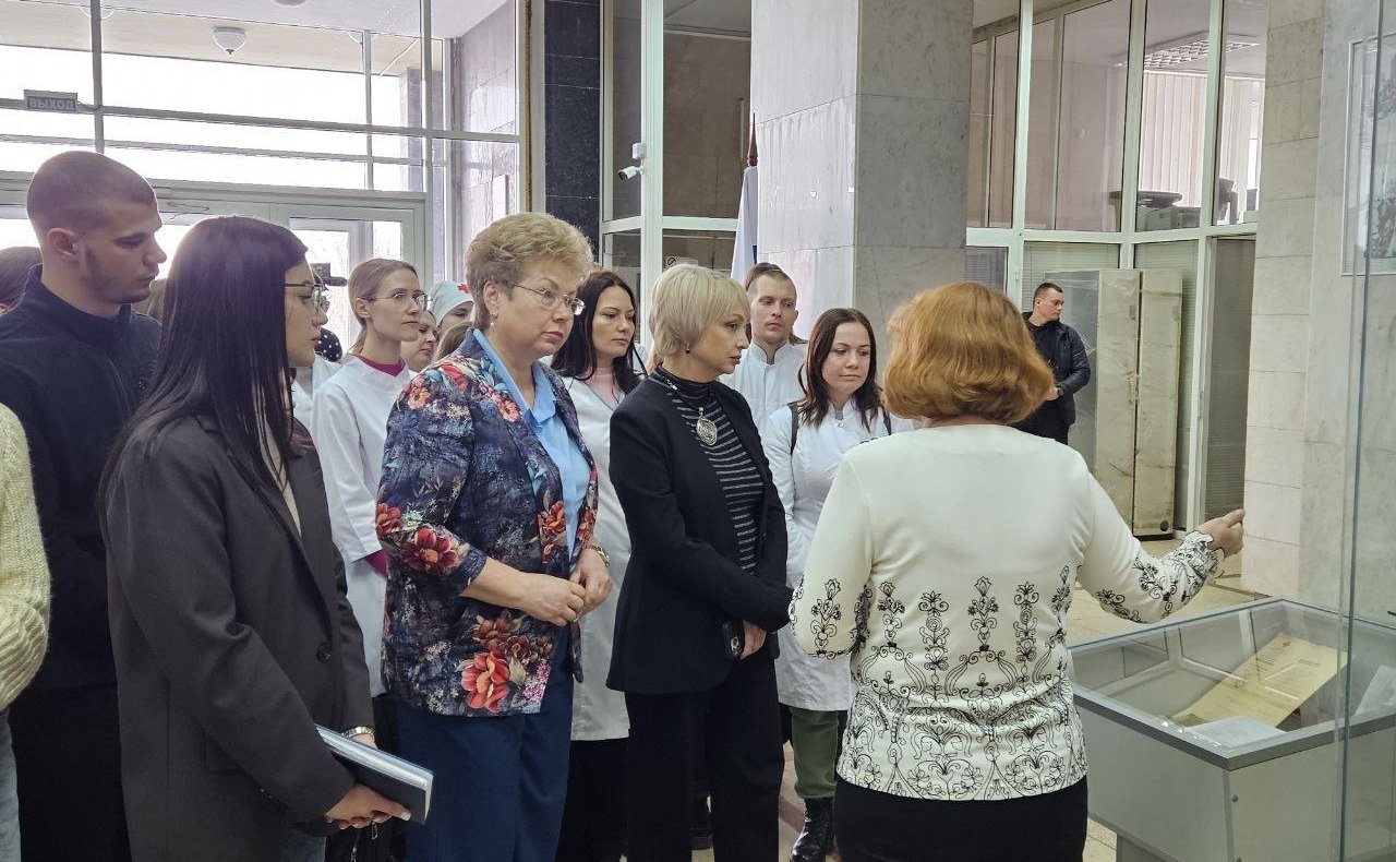 Ольга Бас в ходе поездки в регион провела рабочую встречу с руководителем Управления Росреестра по ЛНР Денисом Гедзеруком