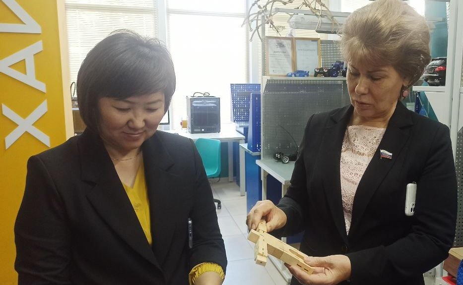 Татьяна Гигель в ходе рабочей командировки по региону посетила республиканский детский технопарк «Кванториум»