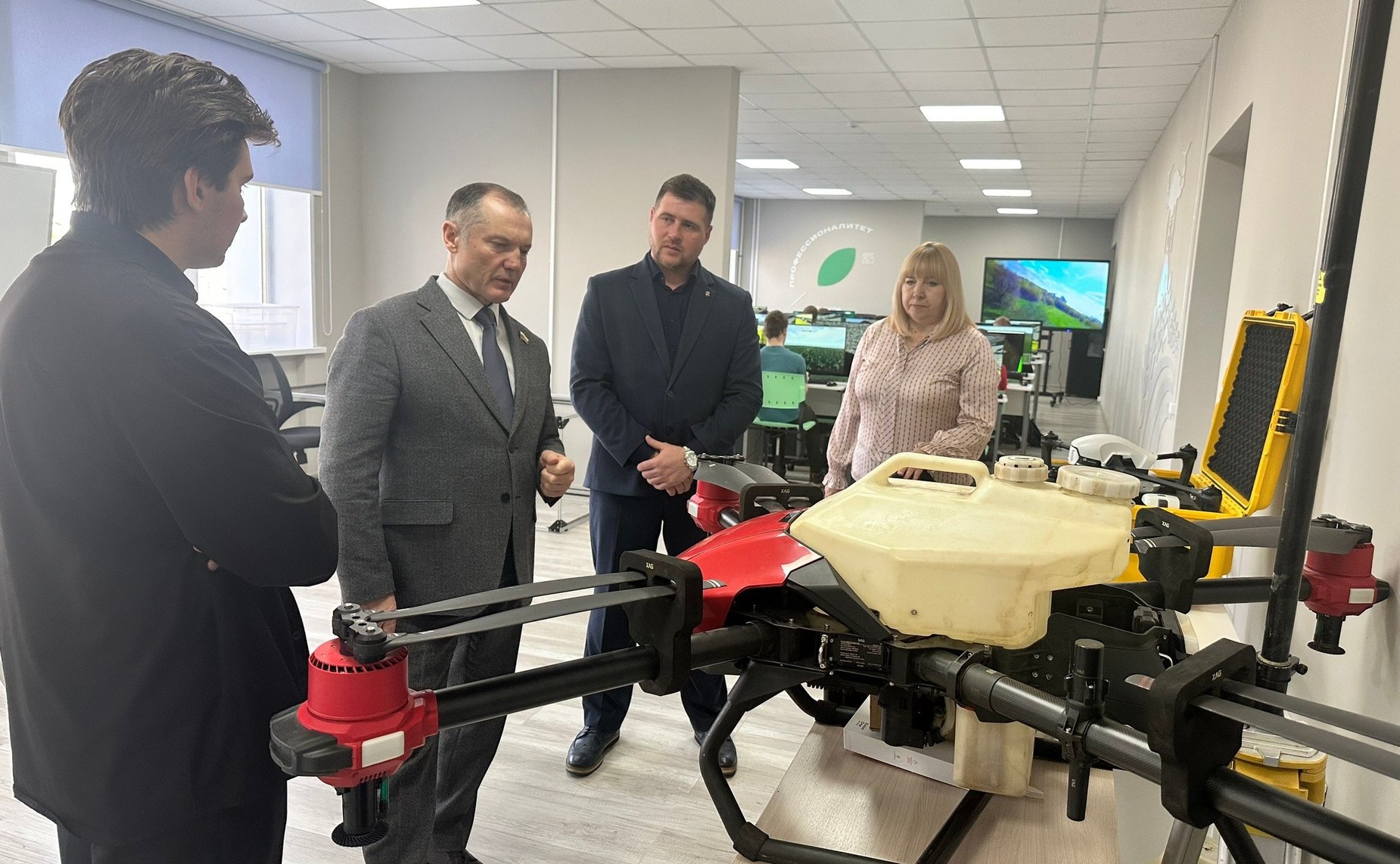 Игорь Мурог в рамках работы в регионе посетил Рязанский колледж имени Героя Советского Союза Николая Комарова